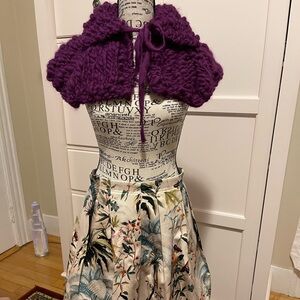 Short Pleated Skirt with Pockets Size 4